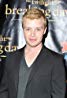 How tall is Noel Fisher?